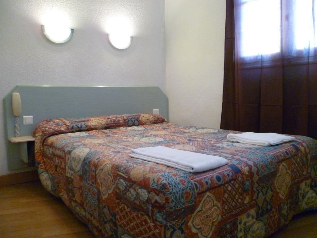 Hotel Saint Jean Baptiste Lourdes Exterior foto