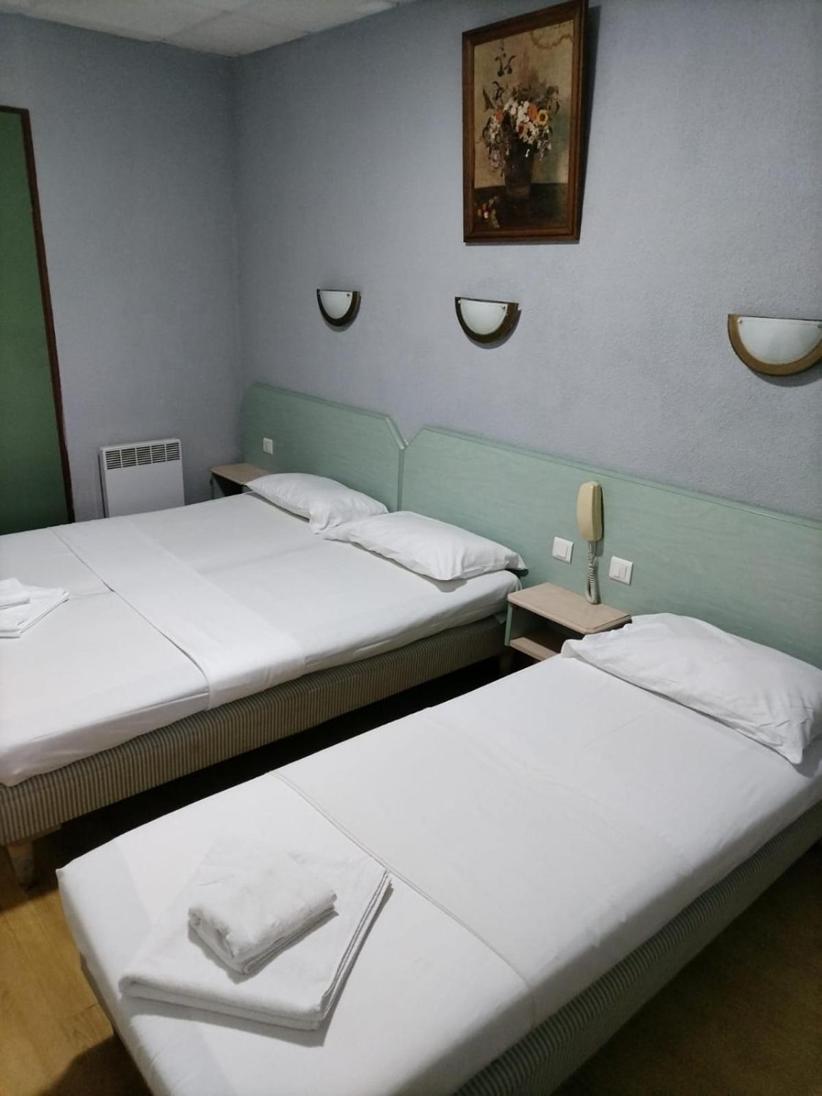 Hotel Saint Jean Baptiste Lourdes Exterior foto